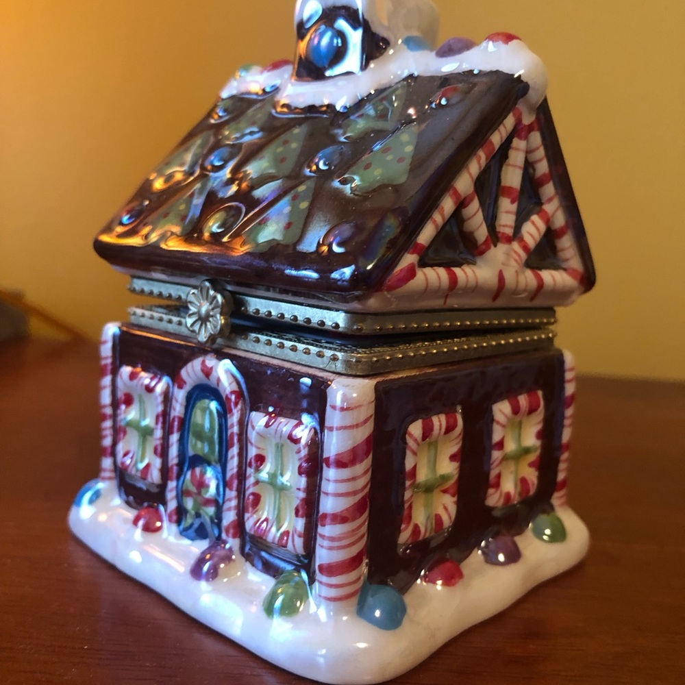 Festive Gingerbread House Music Box